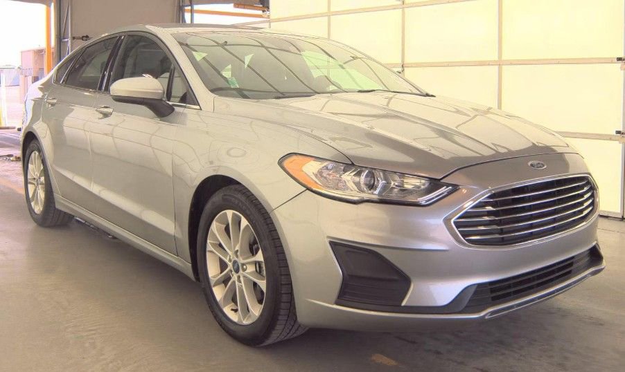 Used 2020 Ford Fusion SE image 4
