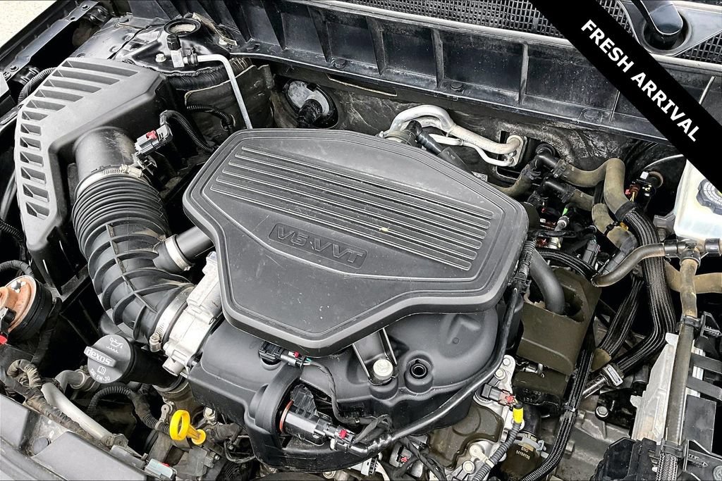Used 2019 GMC Acadia Denali w/ Technology Package FWD image 30