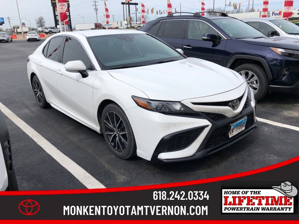 Used 2021 Toyota Camry SE w/ Cold Weather Package
