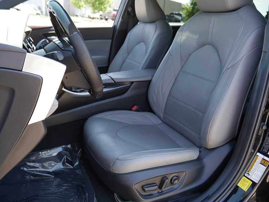 Used 2021 Toyota Avalon Limited w/ Advanced Safety Package FWD image 14