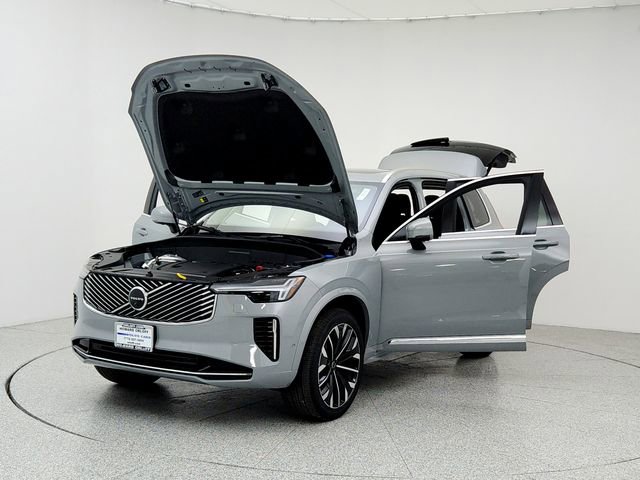New 2026 Volvo XC90 B6 Plus w/ Protection Package Premier image 9