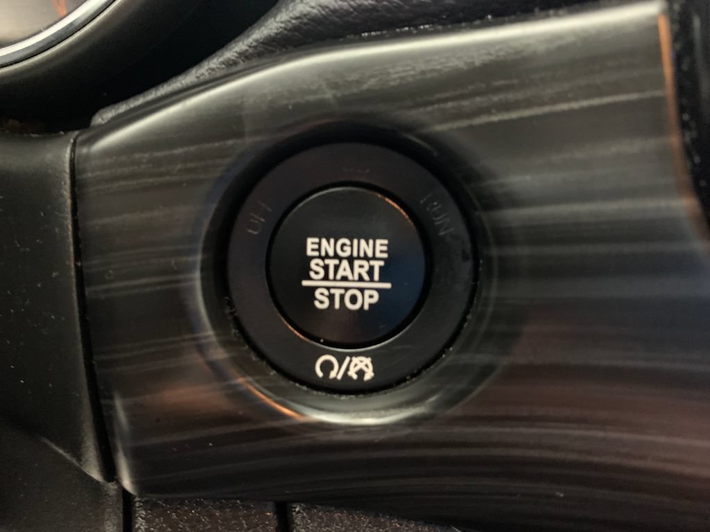 Used 2020 Jeep Grand Cherokee Altitude AWD/4WD image 16