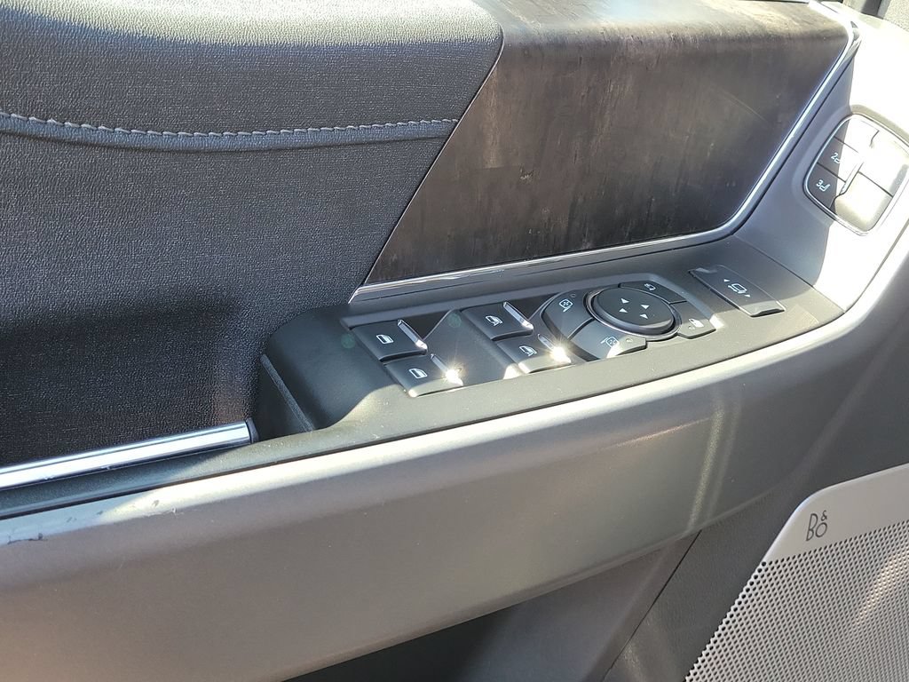 Used 2023 Ford F250 Lariat w/ Lariat Ultimate Package AWD/4WD image 21