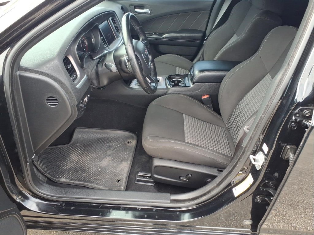 Used 2022 Dodge Charger R/T w/ Blacktop Package RWD image 10