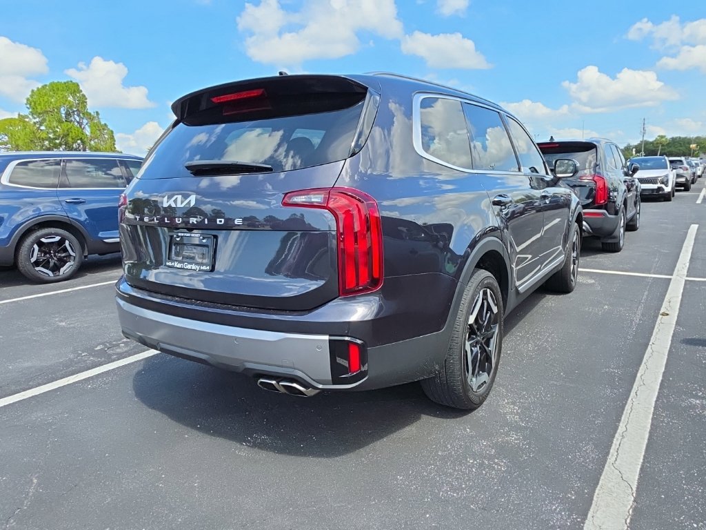 Certified 2025 Kia Telluride S FWD image 16
