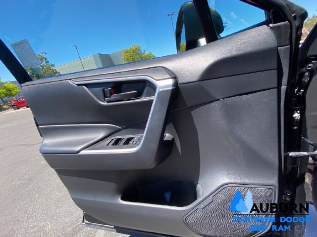 Used 2024 Toyota RAV4 LE AWD/4WD image 32