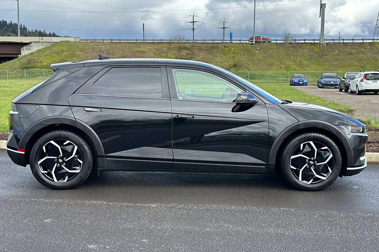 Used 2024 Hyundai Ioniq 5 SEL image 2