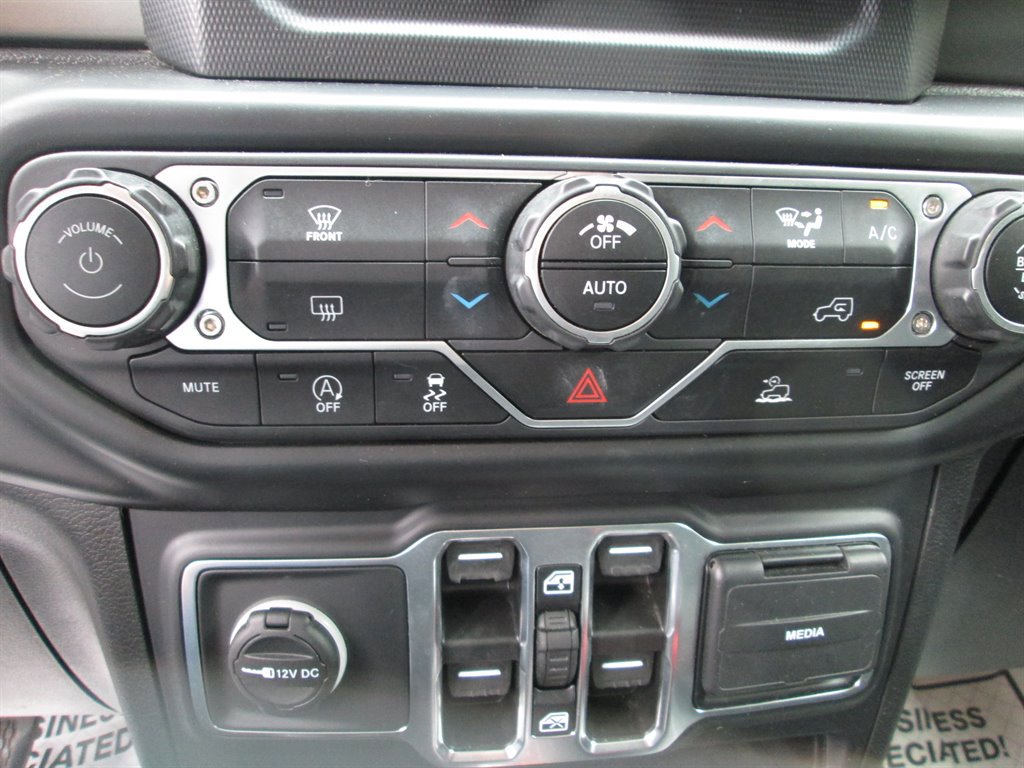 Used 2021 Jeep Gladiator Sport image 12