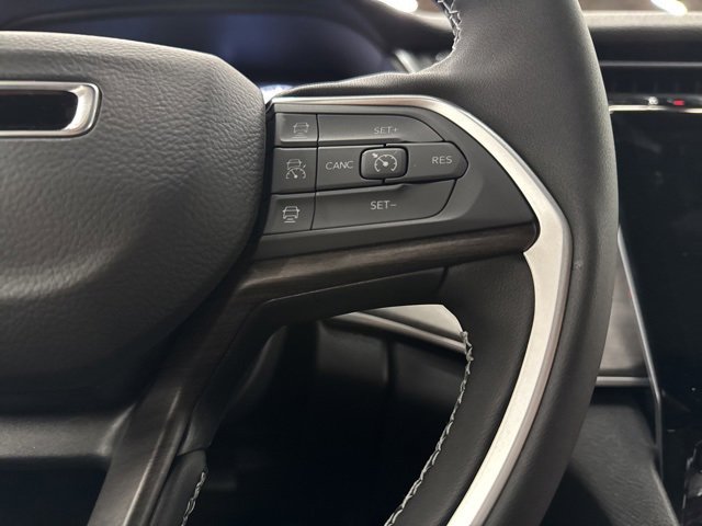 New 2025 Jeep Grand Cherokee Limited w/ Black Appearance Package image 15