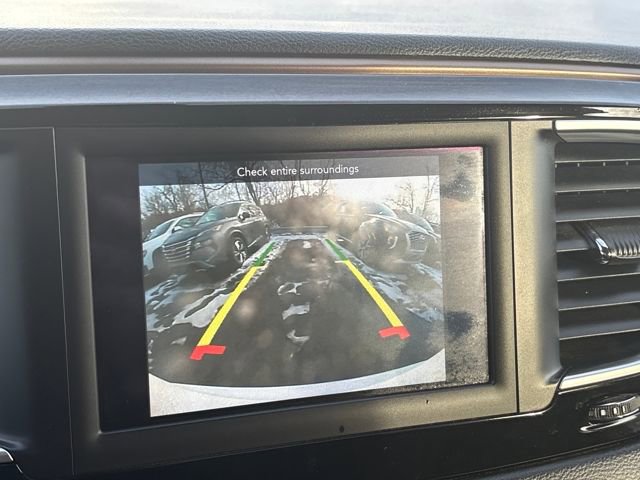 Used 2018 Chrysler Pacifica Touring-L w/ Tire & Wheel Group image 22