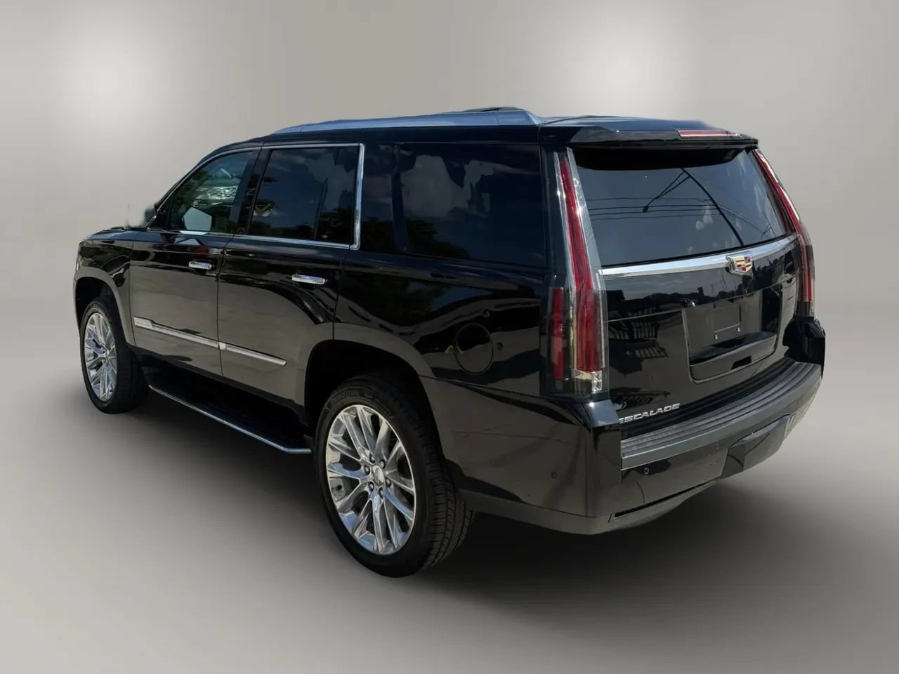 Used 2020 Cadillac Escalade Luxury AWD/4WD image 5