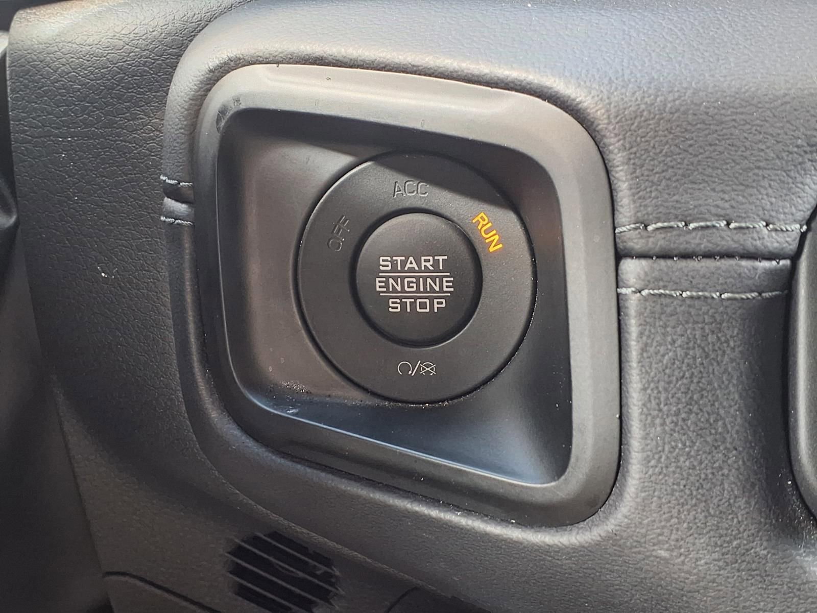 Used 2025 Jeep Wrangler Sahara image 10