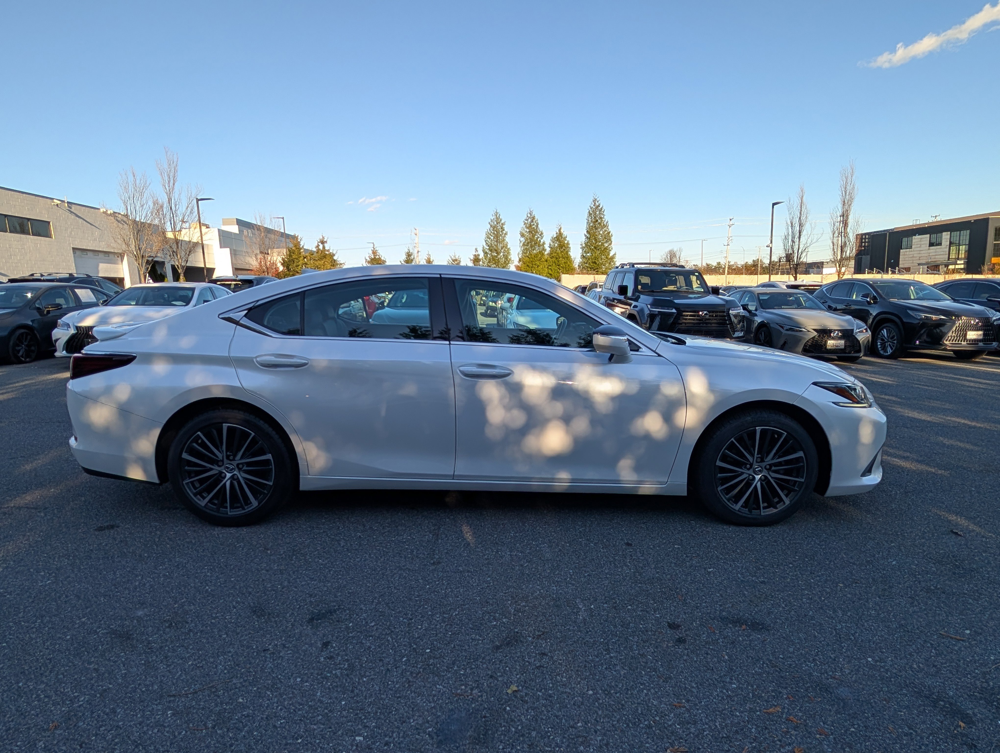 Certified 2023 Lexus ES 350 350 image 2