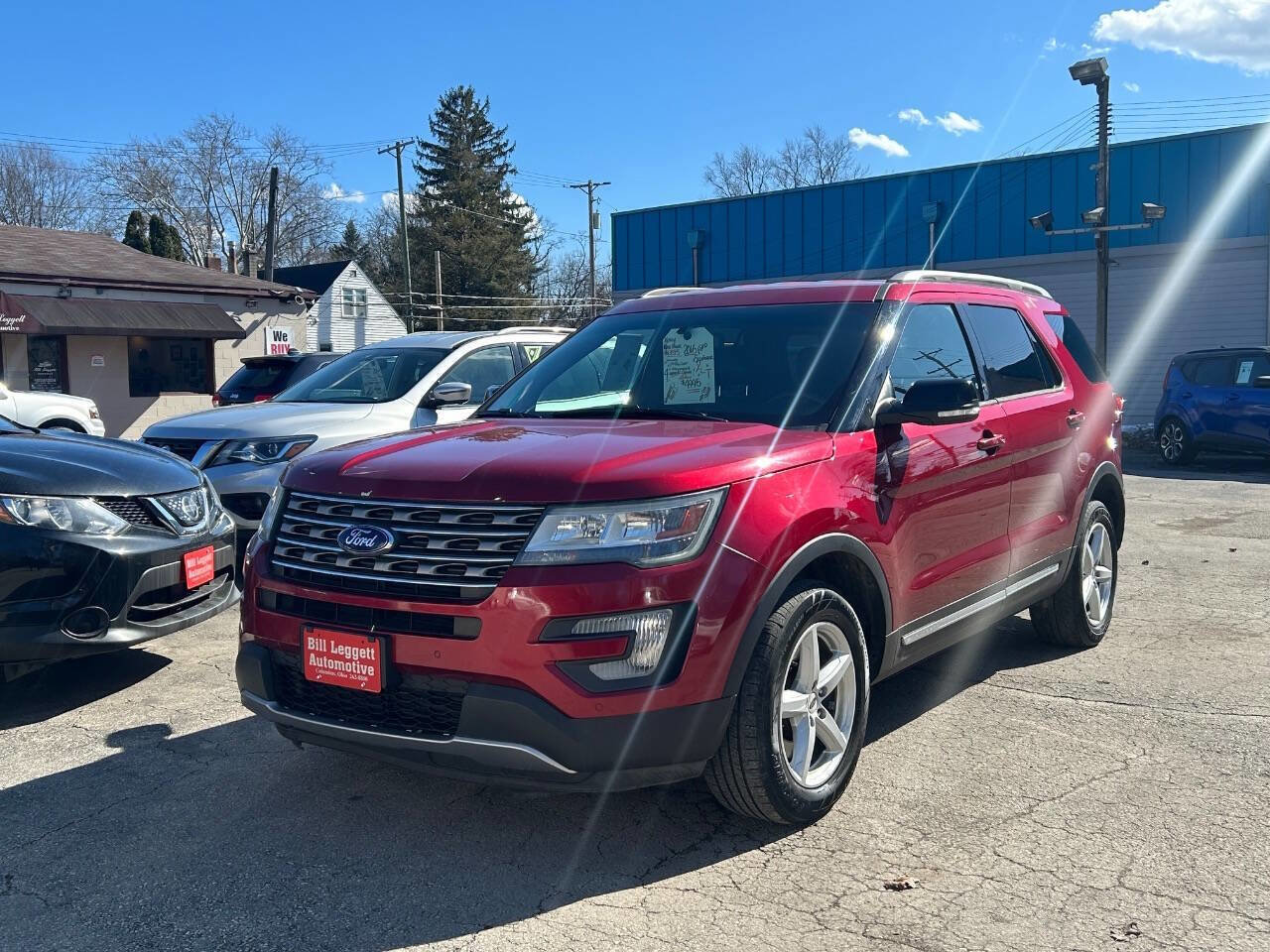 Used 2016 Ford Explorer XLT w/ Equipment Group 202A image 2