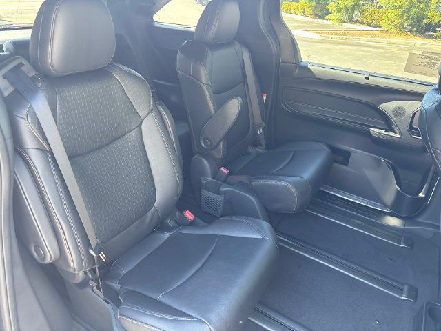 New 2026 Toyota Sienna XLE Woodland Edition AWD/4WD image 18