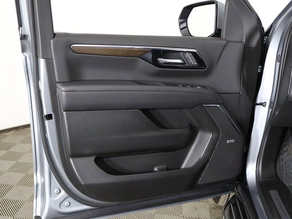 Used 2025 Chevrolet Tahoe High Country w/ Sun And Tow Package image 30