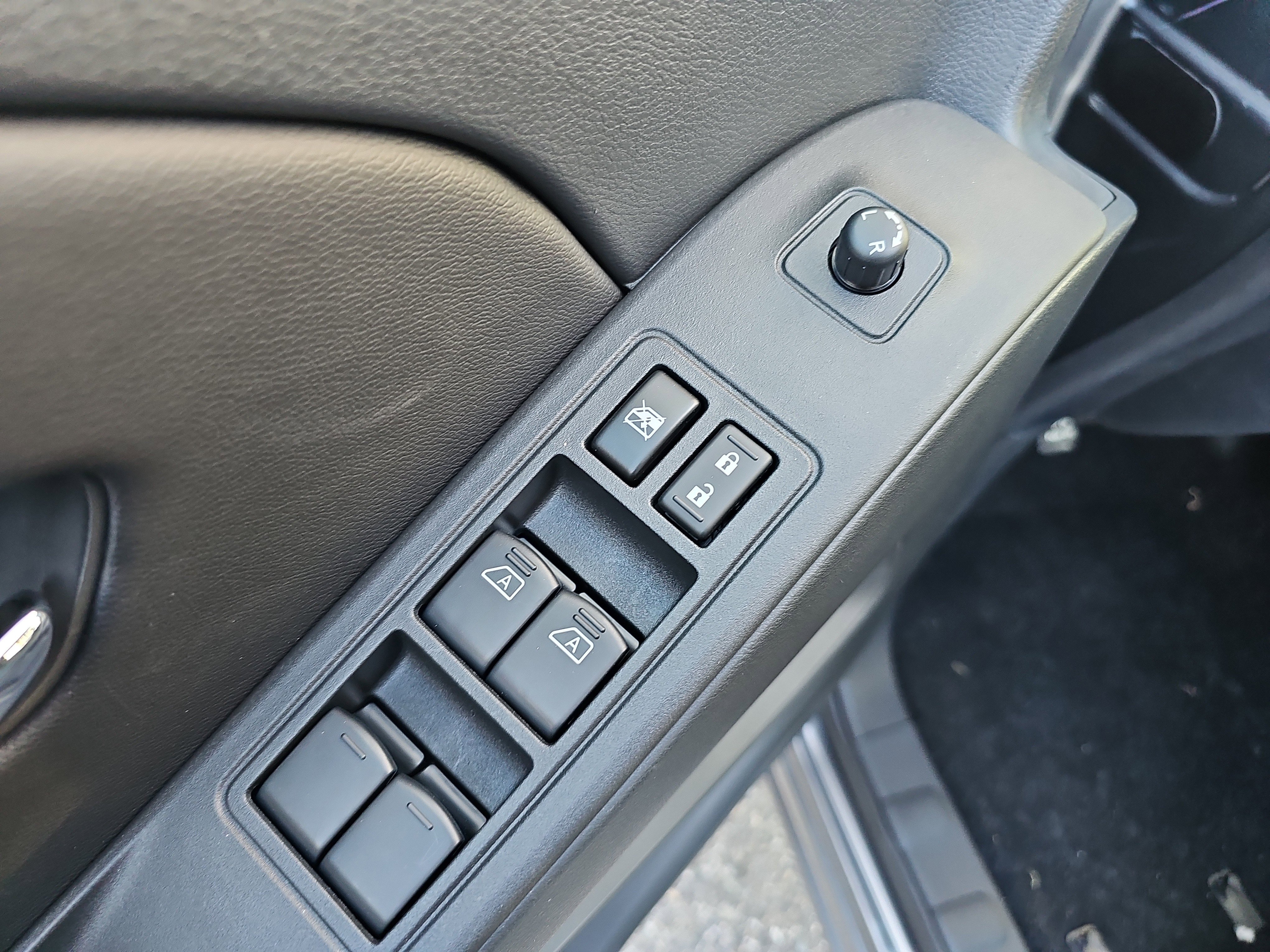 Used 2026 Nissan Frontier SV w/ All-Weather Content Package AWD/4WD image 20