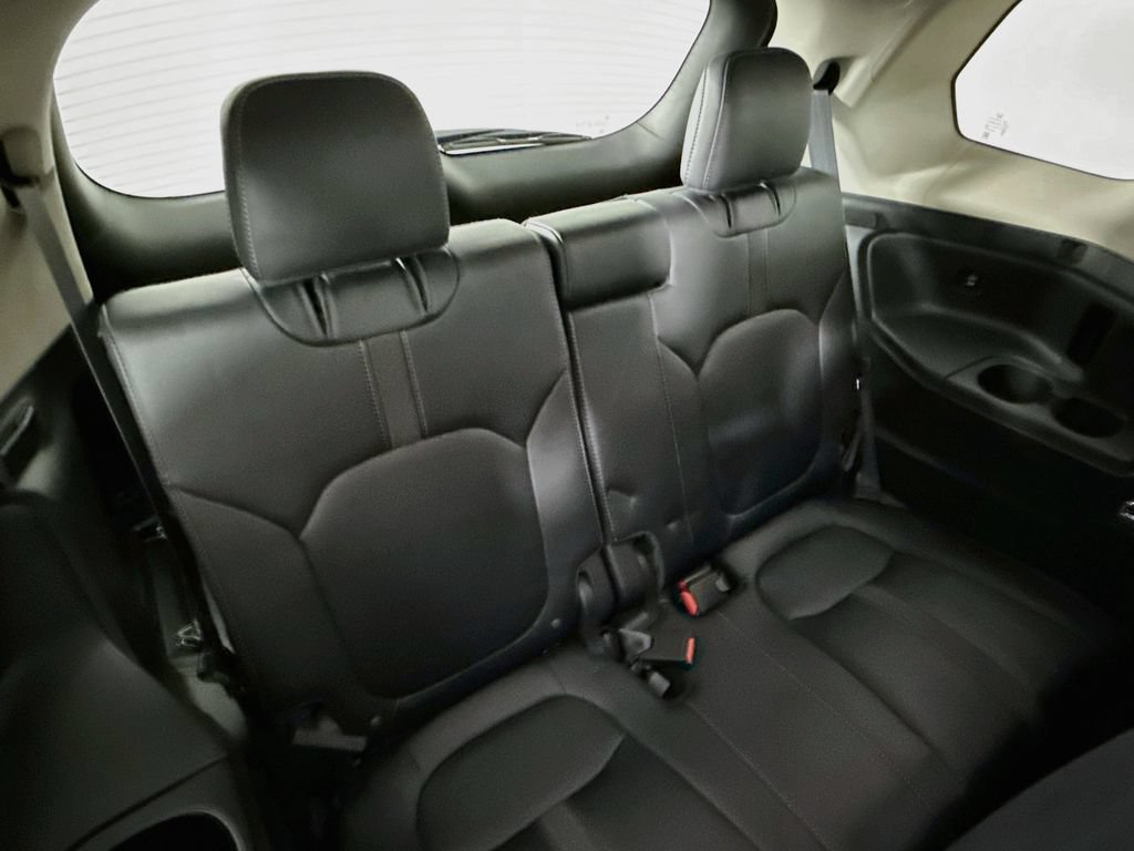Used 2025 Honda Pilot EX-L image 26
