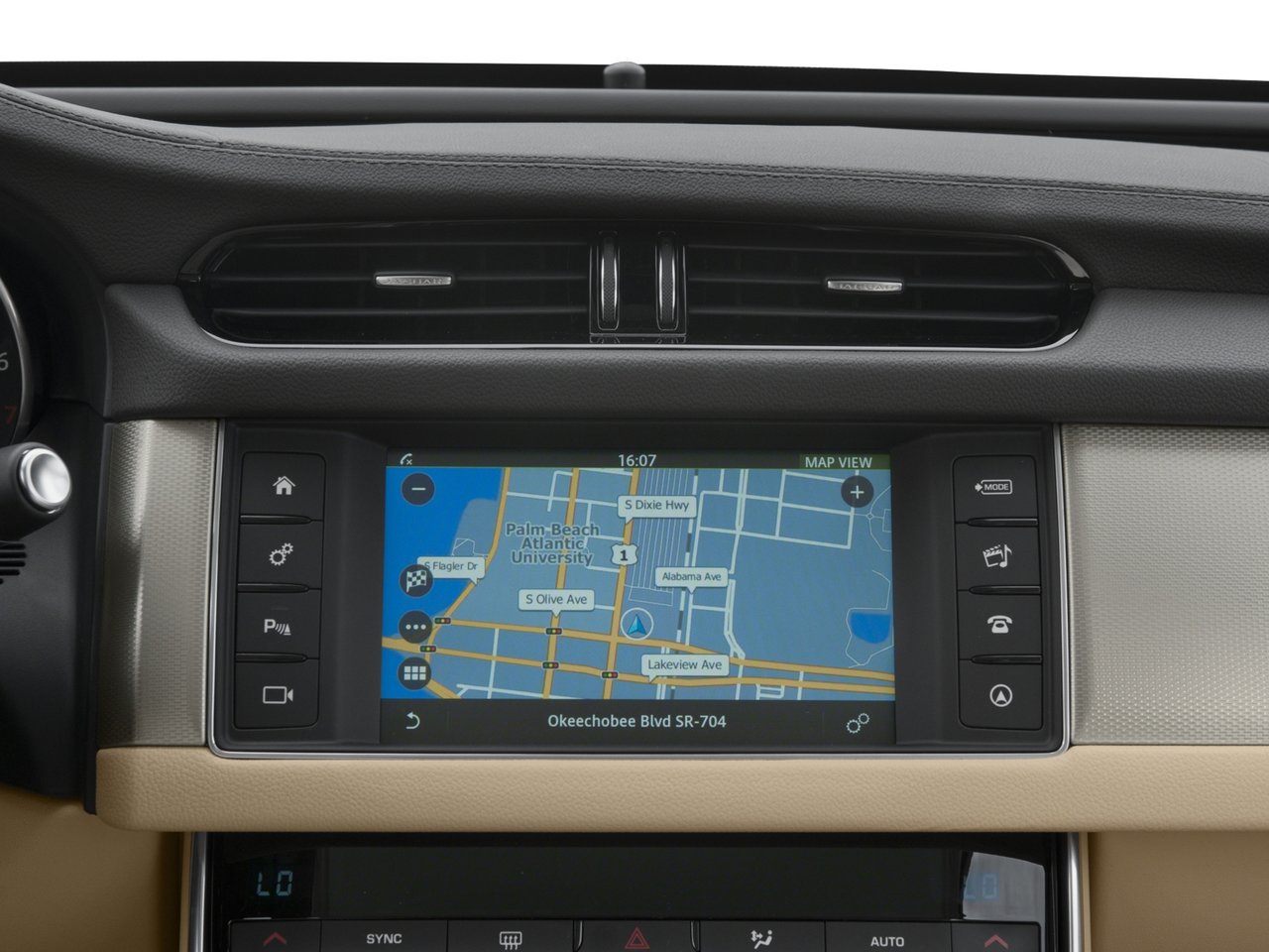 Used 2016 Jaguar XF Premium image 63