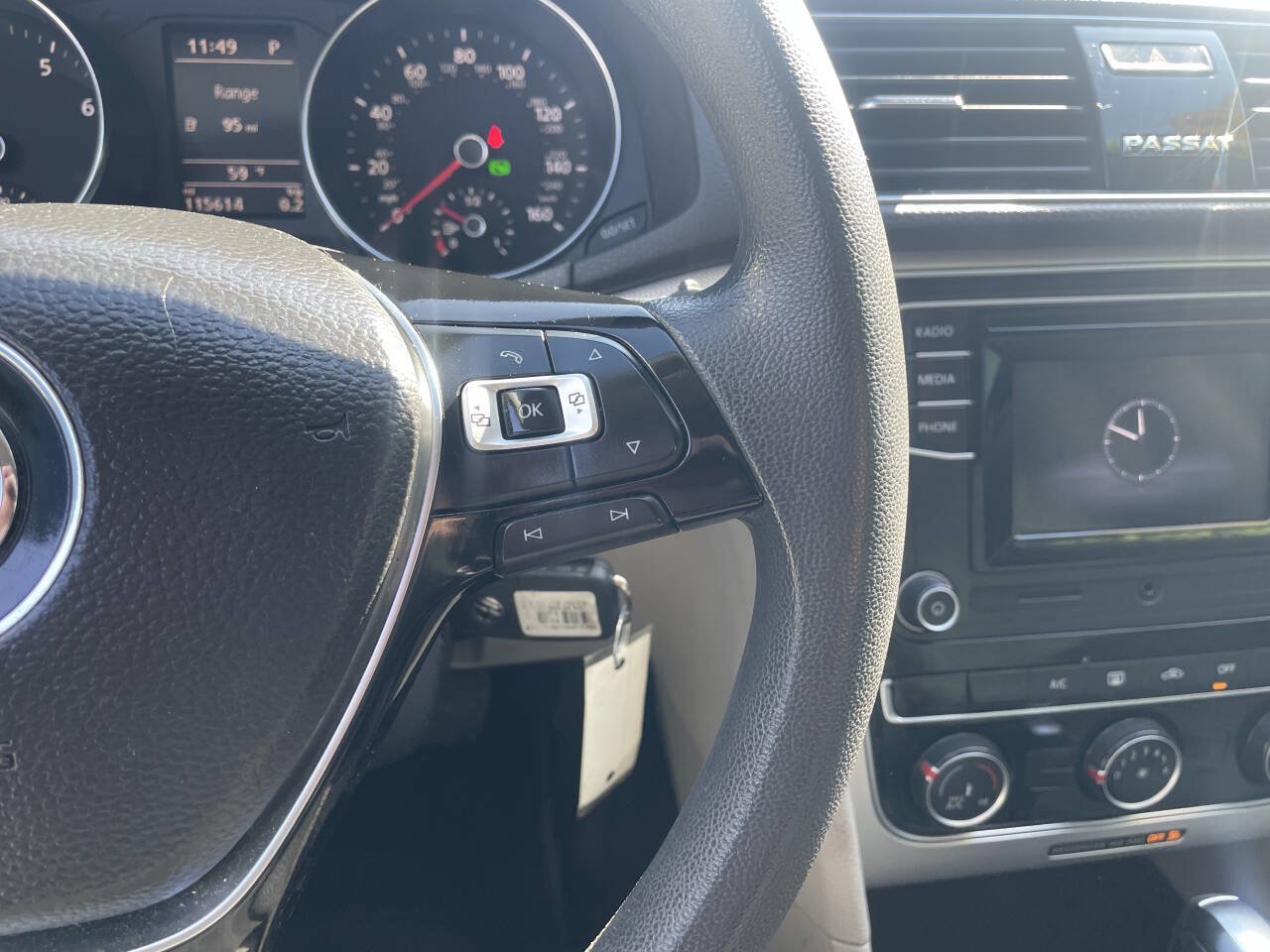 Used 2018 Volkswagen Passat 2.0T S FWD image 23