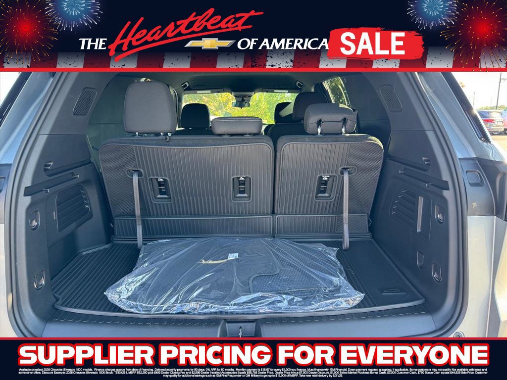 New 2027 Chevrolet Traverse LT w/ LPO, Floor Liner Package FWD image 7