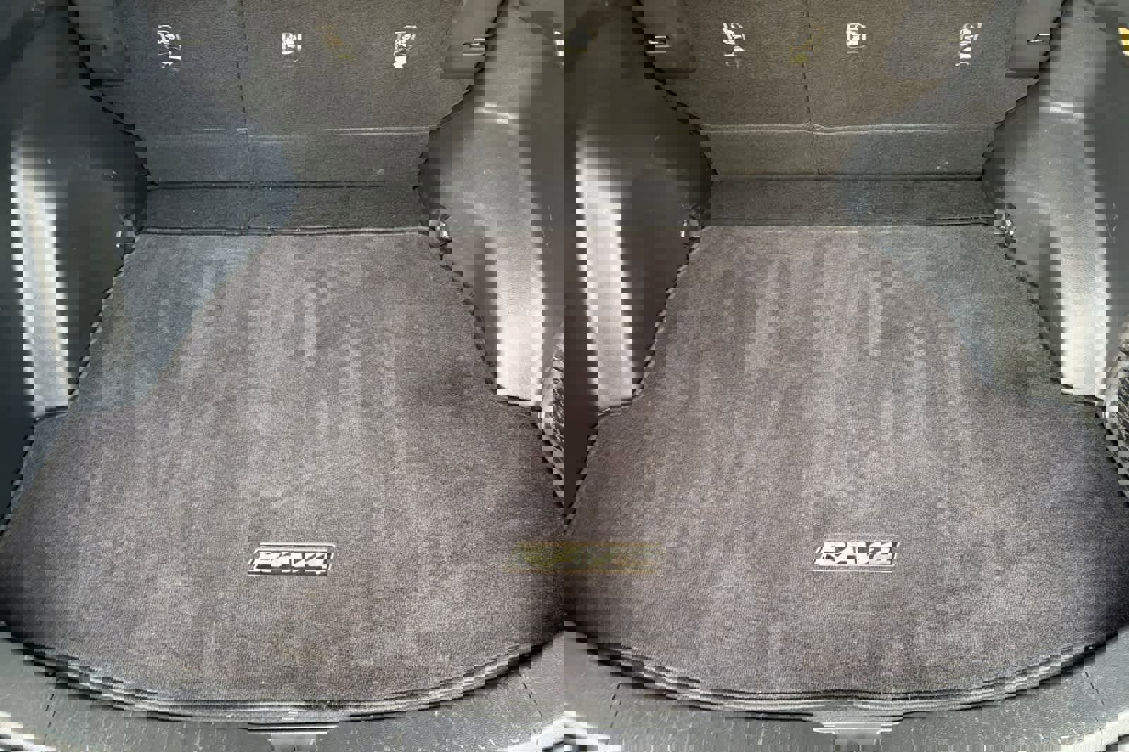 Used 2019 Toyota RAV4 XSE w/ Carpet Mat Package image 17