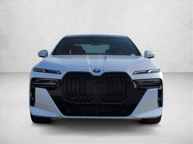 Used 2025 BMW 740i xDrive w/ Premium Package AWD/4WD video 2