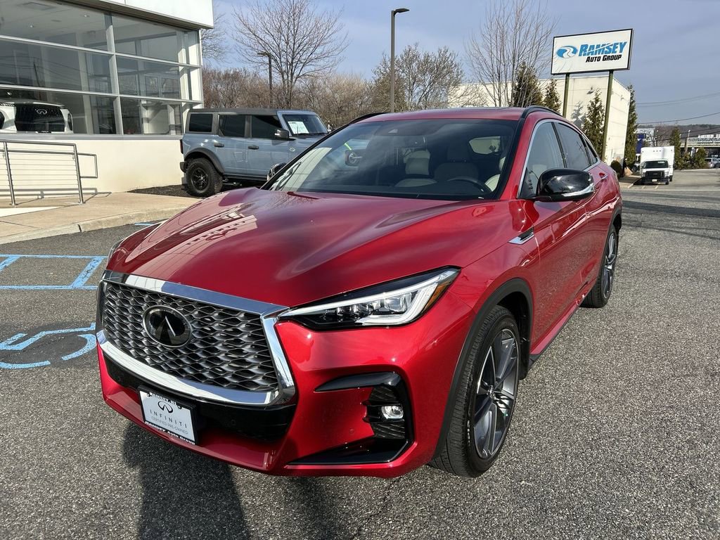 Certified 2023 INFINITI QX55 Essential image 4