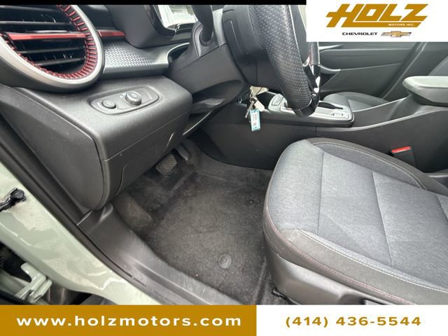 Certified 2024 Chevrolet Trax RS w/ Driver Confidence Package FWD image 31