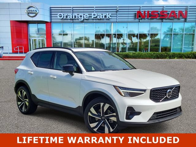 Used 2024 Volvo XC40 B5 Plus w/ Protection Package Premier AWD/4WD image 1