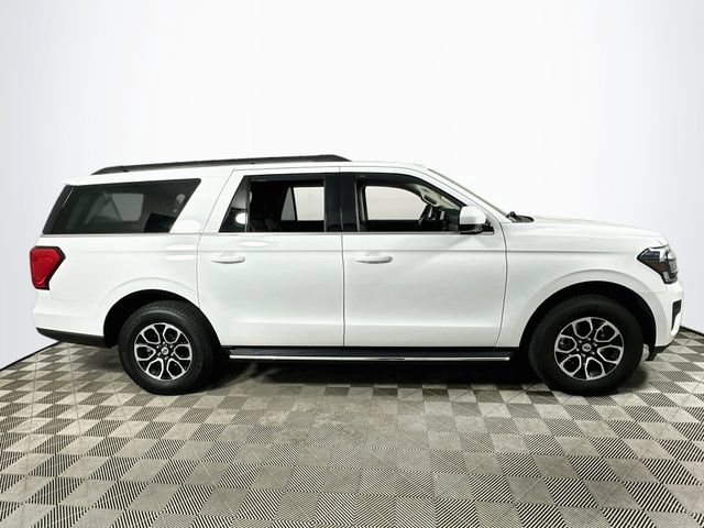 Used 2023 Ford Expedition Max XLT RWD image 2