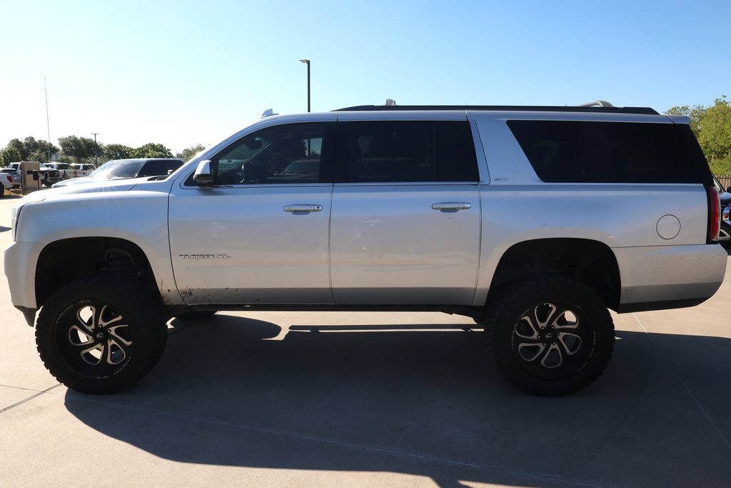 Used 2017 GMC Yukon XL SLT w/ Open Road Package AWD/4WD image 8