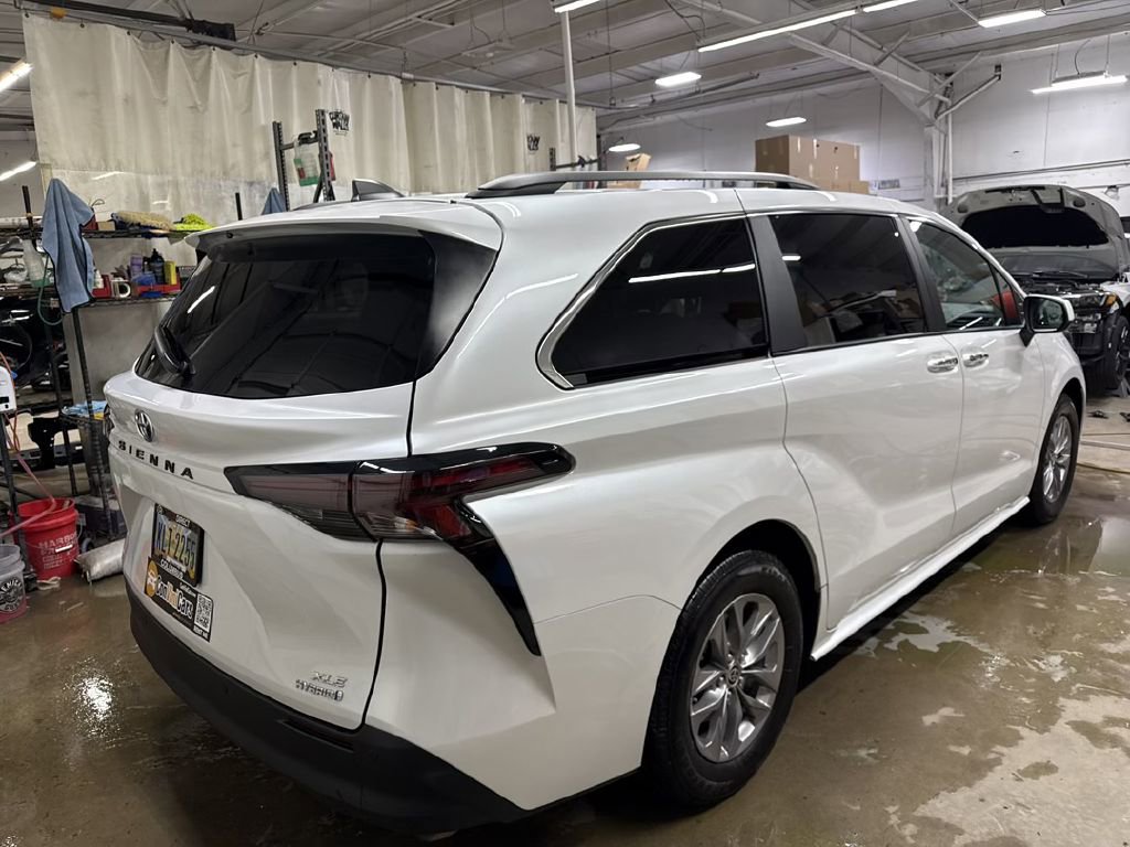 Used 2024 Toyota Sienna XLE image 10