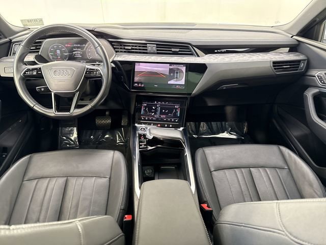 Used 2024 Audi Q8 e-tron Premium Plus image 23