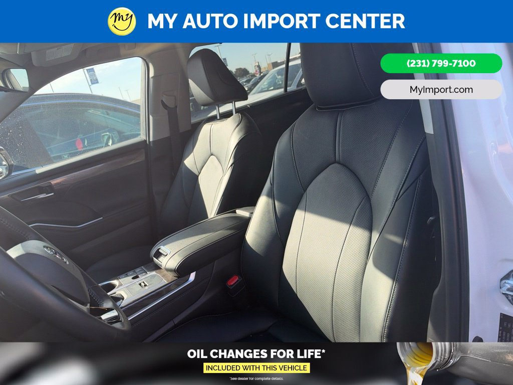 Used 2025 Toyota Highlander Limited AWD/4WD image 7