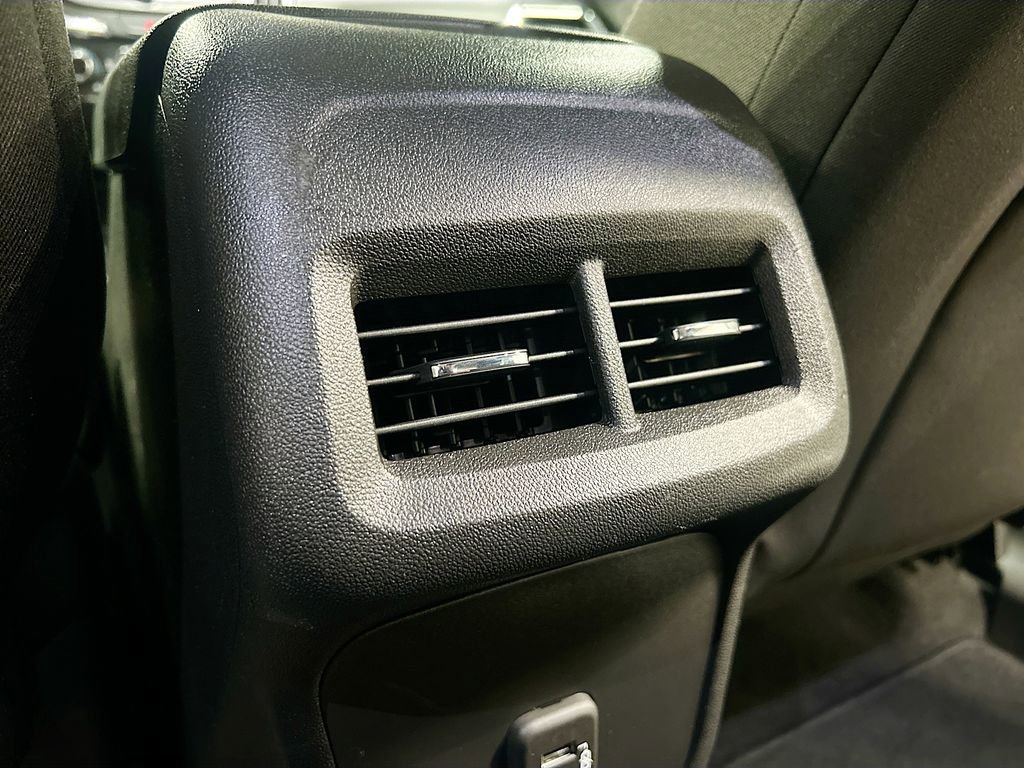 Used 2021 Chevrolet Equinox LT image 24