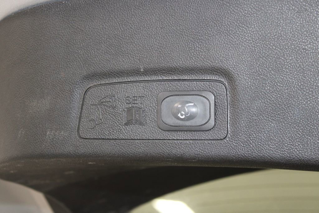 Used 2018 Lincoln MKC Premiere image 14