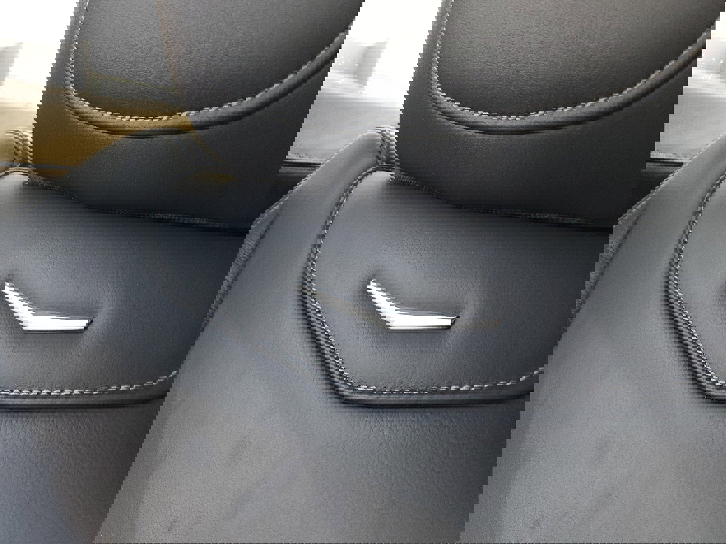 Used 2024 Cadillac XT4 Premium Luxury image 38