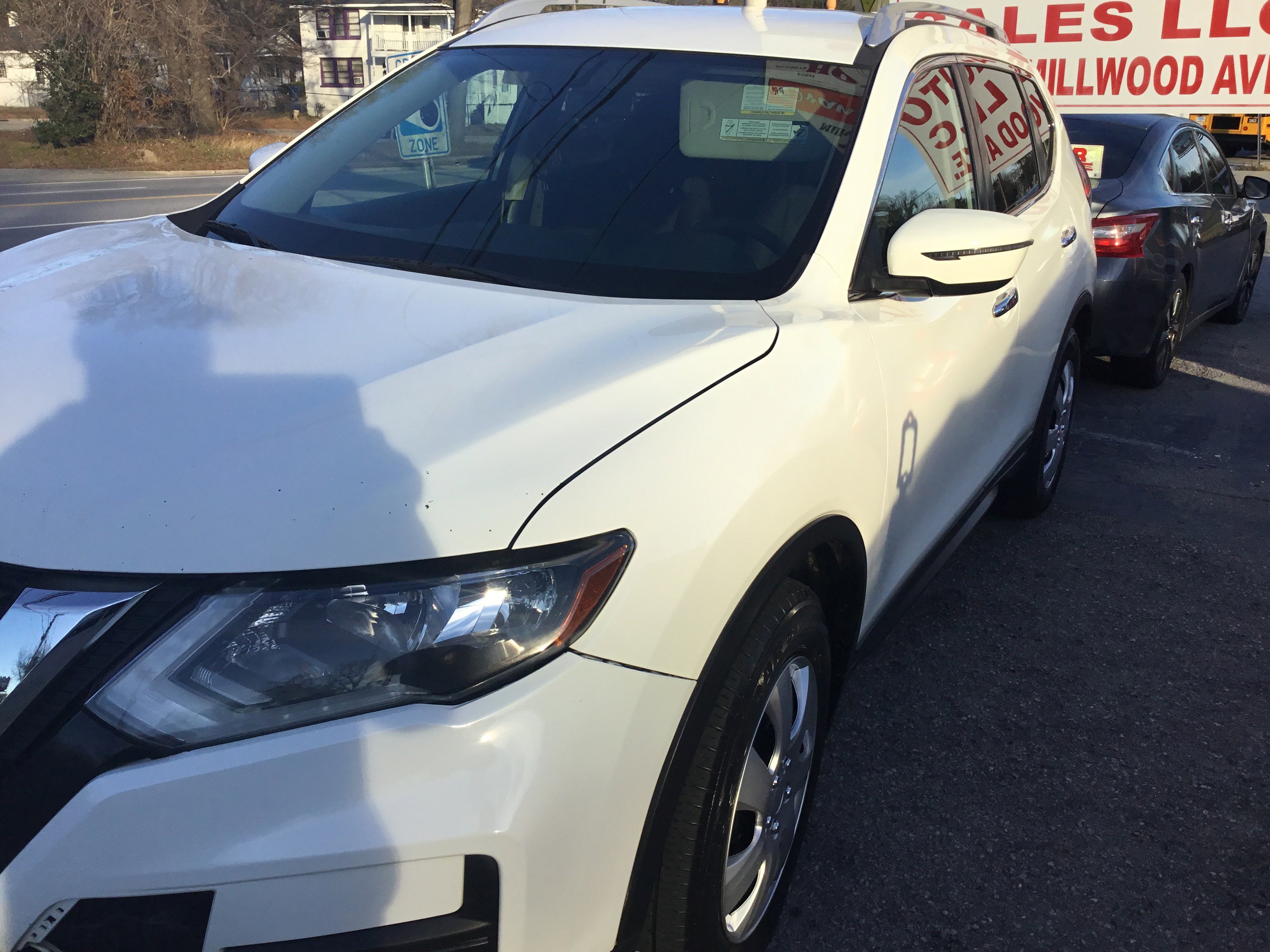 Used 2017 Nissan Rogue S w/ S Appearance Package image 1
