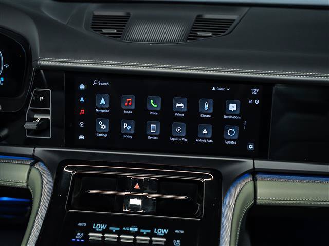 Certified 2024 Porsche Panamera 4 AWD/4WD image 29