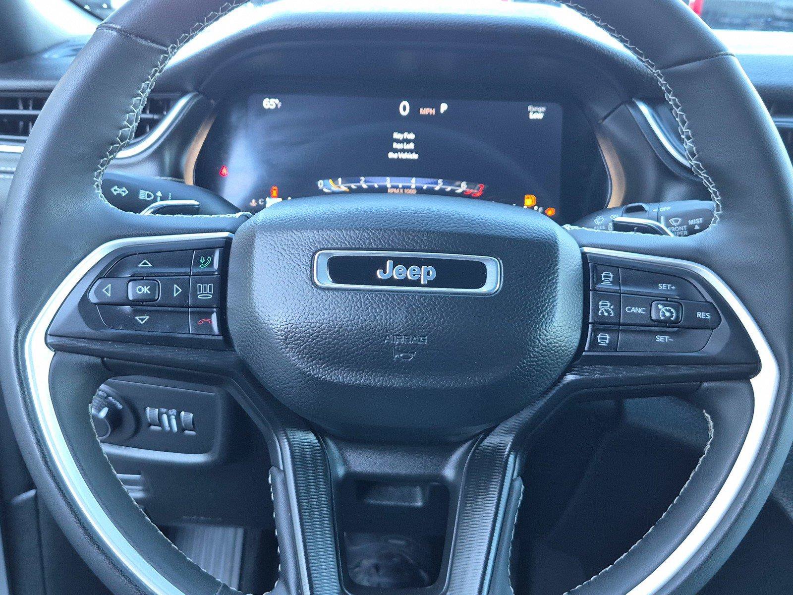 Used 2023 Jeep Grand Cherokee L Laredo RWD image 26