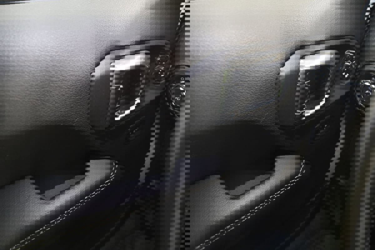 Used 2022 Jeep Wrangler Unlimited Sahara w/ Cold Weather Group image 30