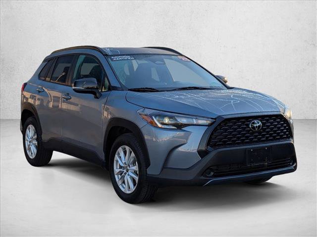 Used 2025 Toyota Corolla Cross LE image 3