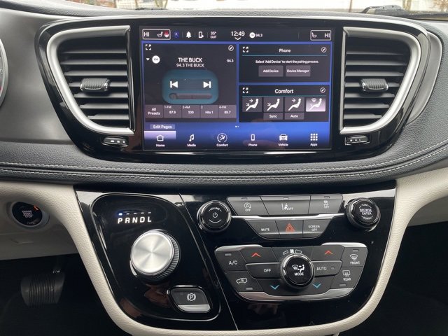 Used 2022 Chrysler Pacifica Touring-L image 24