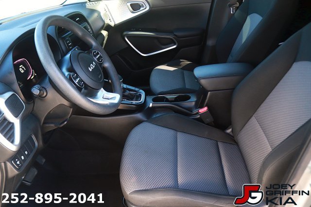 Certified 2024 Kia Soul LX w/ LX Technology Package FWD image 15