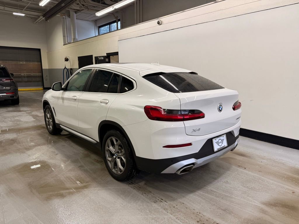 Used 2023 BMW X4 xDrive30i w/ Convenience Package image 3