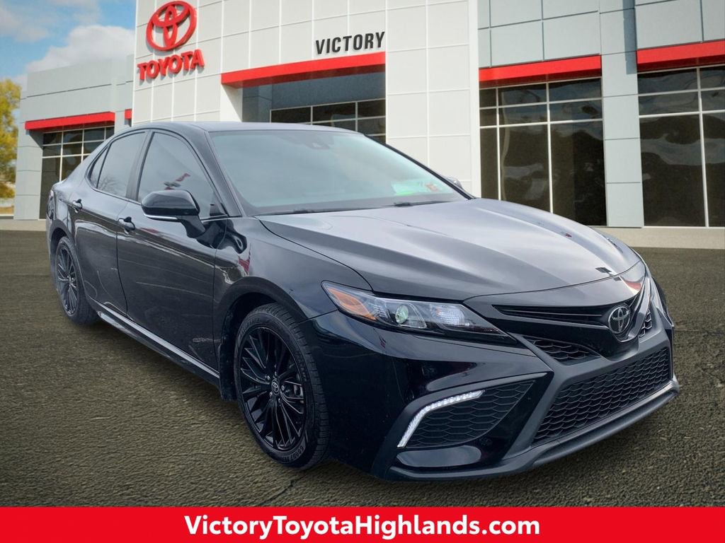 Used 2022 Toyota Camry SE w/ Convenience Package