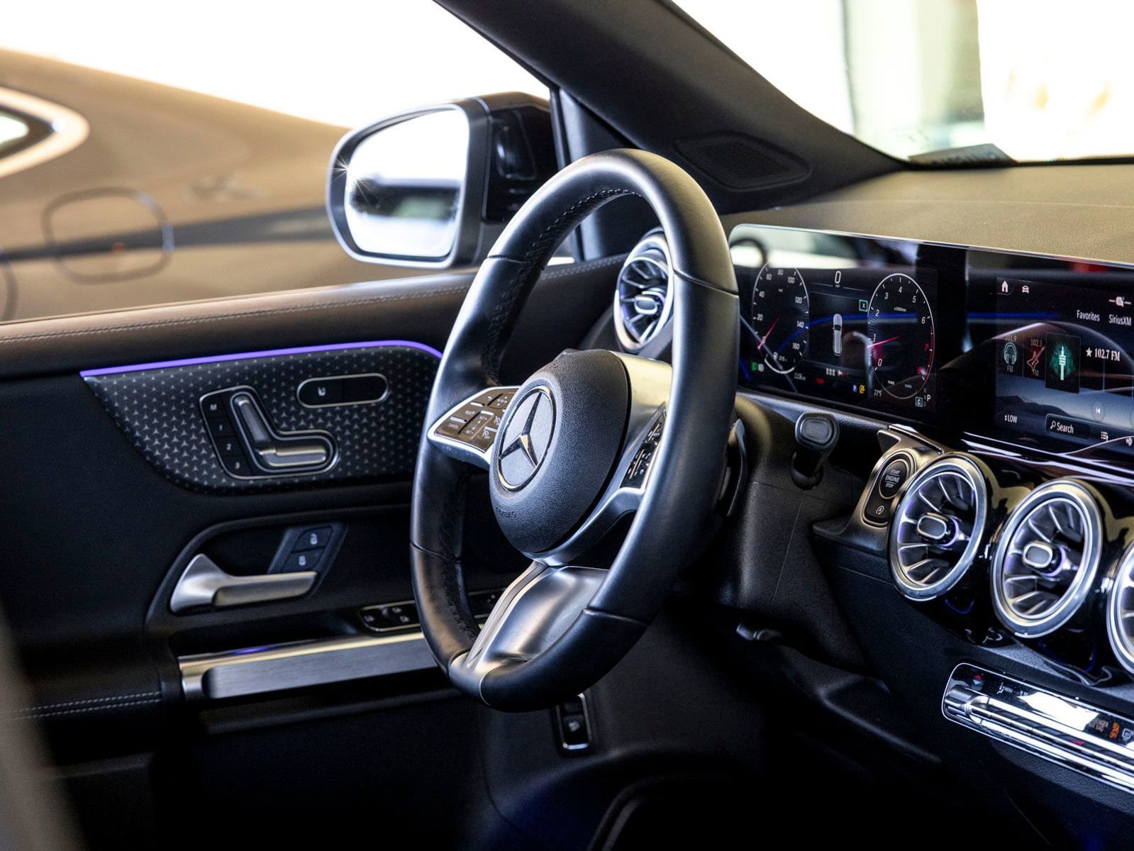 Used 2025 Mercedes-Benz GLB 250 image 29