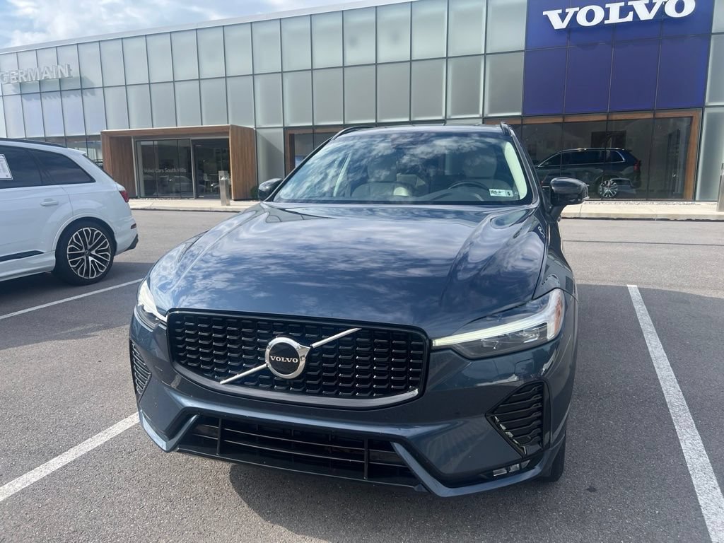 Used 2024 Volvo XC60 B5 Core w/ Climate Package AWD/4WD image 2
