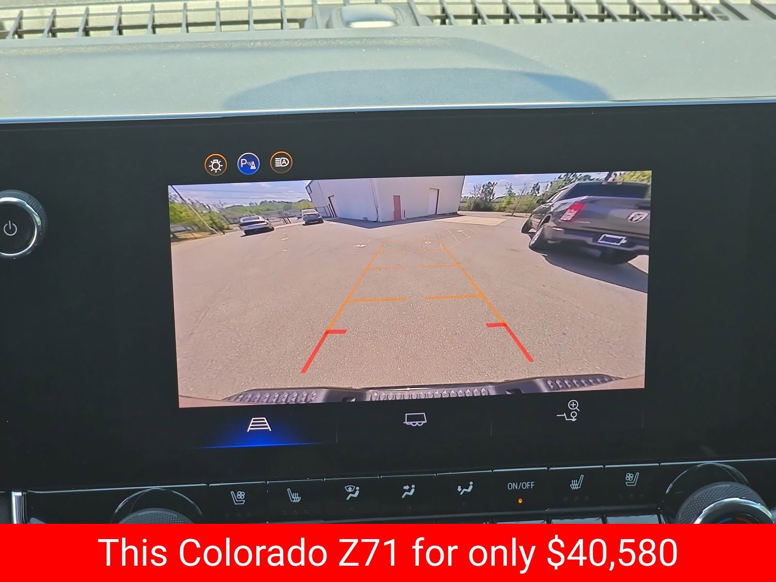 Used 2025 Chevrolet Colorado Z71 w/ Z71 Convenience Package 2 AWD/4WD image 28